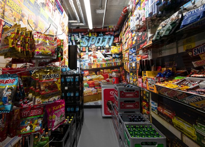 SPÄTI Kiosk im PIERDREI Hotel HafenCity Hamburg 