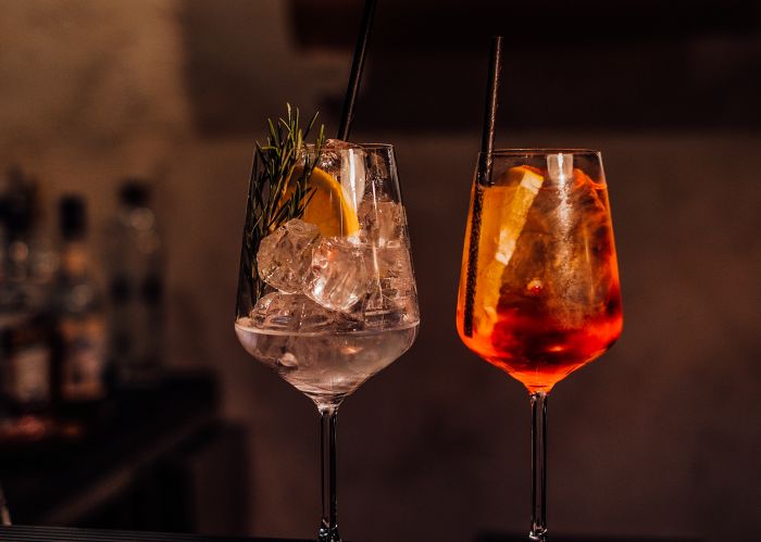 Aperitif im KITCHENS RESTAURANT im PIERDREI Hotel HafenCity Hamburg